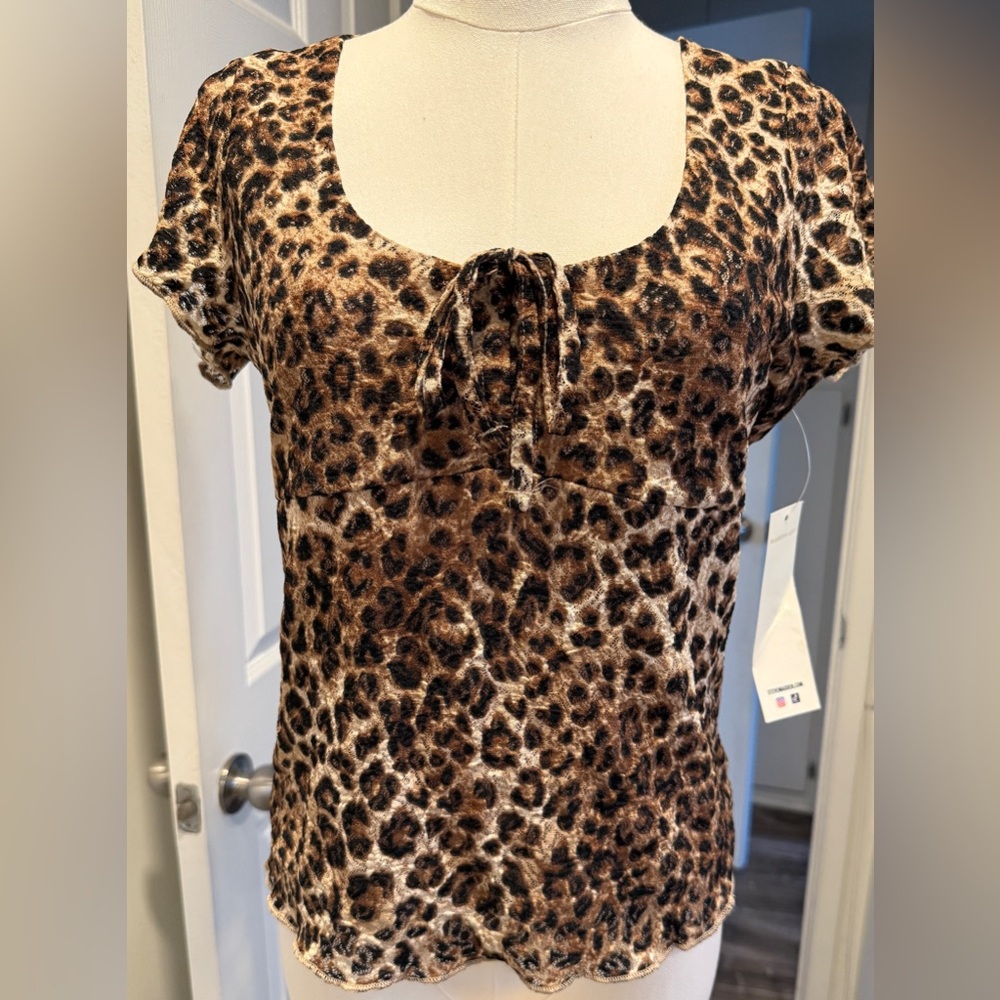 Madden Girl Leopard Print Tie-Front Top – Size Large – NWT